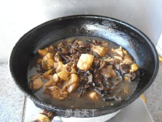 鸡腿炖蘑菇的做法步骤：9