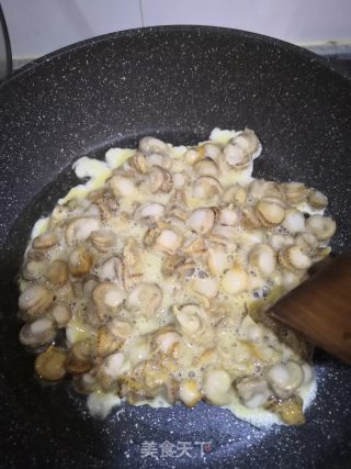 韭黄扇贝炒鸡蛋的做法步骤：5