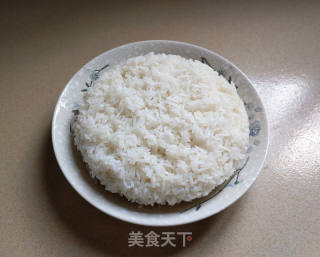 萝卜干蛋炒饭的做法步骤：1