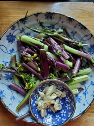 紫菜苔炒牛肉的做法步骤：2