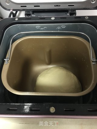 中种椰蓉蔓越莓面包的做法步骤：2