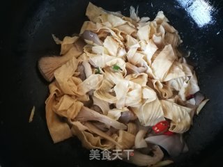平菇炒人造肉的做法步骤：7