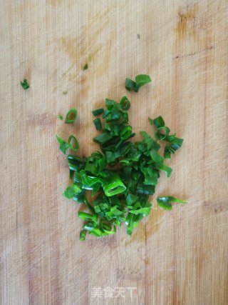 黑芝麻香葱苏打饼干的做法步骤：1
