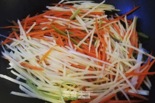 荷叶饼夹三丝的做法步骤：13