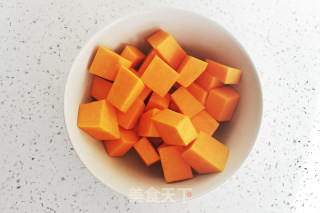 南瓜椰蓉小方的做法步骤：1