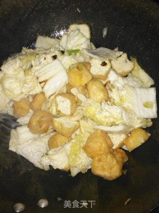 白菜炖油豆腐的做法步骤：6