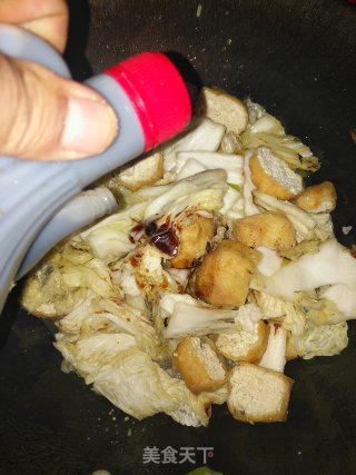白菜炖油豆腐的做法步骤：7