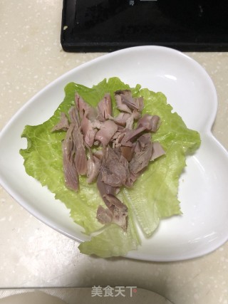 卤肉煎蛋夹馍——中式汉堡包的做法步骤：2