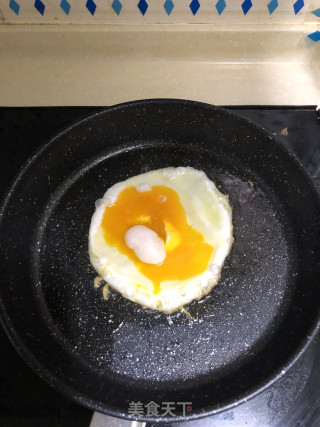 卤肉煎蛋夹馍——中式汉堡包的做法步骤：4