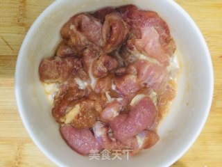 瘦肉炒土豆的做法步骤：2