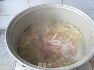 螃蟹腿汆酸菜的做法步骤：6
