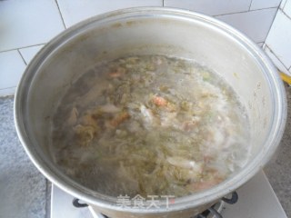 螃蟹腿汆酸菜的做法步骤：10