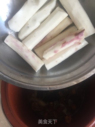 双菇淮山炖展肉的做法步骤：8