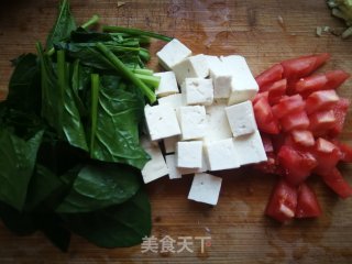 菠菜豆腐粉丝汤的做法步骤：2