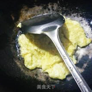 荷兰豆榨菜片炒鸡蛋的做法步骤：8