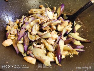 咸鱼肉末炒茄子的做法步骤：7