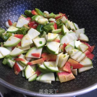 小木耳炒葫芦片的做法步骤：4