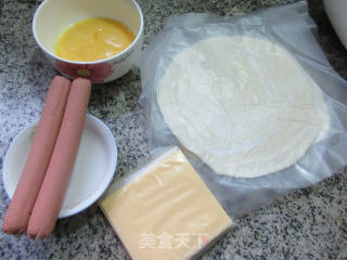 芝士火腿肠飞饼卷的做法步骤：1