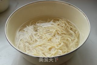 番茄炒面牛排早餐的做法步骤：3