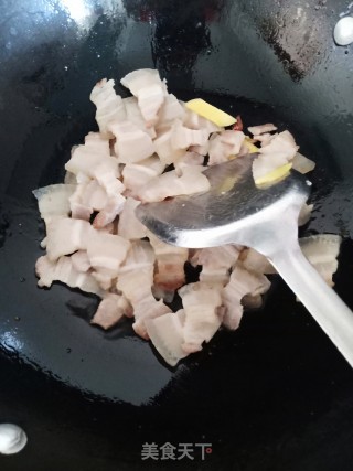 五花肉炒豆花干的做法步骤：4