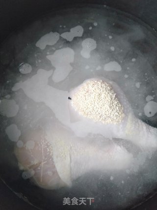 脆皮炸鸡腿的做法步骤：1