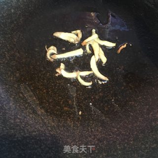 牛里脊肉炒洋葱的做法步骤：3
