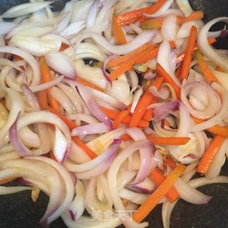 牛里脊肉炒洋葱的做法步骤：5