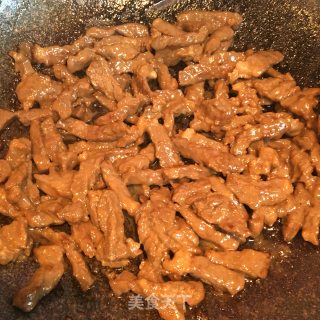 牛里脊肉炒洋葱的做法步骤：7
