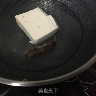 “家常饼”海参豆腐蛋饼的做法步骤：1