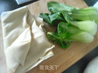 干豆腐烧油菜的做法步骤：1