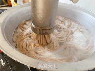 榆皮面杂粮饸饹（附酸菜豆腐卤做法）的做法步骤：6