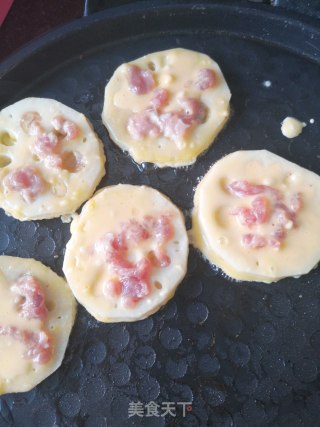 莲藕鸡蛋肉饼+黑米燕麦粥的做法步骤：4
