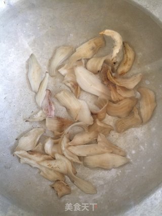 百合小米粥的做法步骤：1