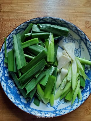 青蒜炒瘦肉的做法步骤：3