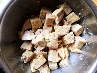炒馒头的做法步骤：5
