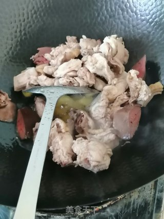 炒兔肉的做法步骤：3