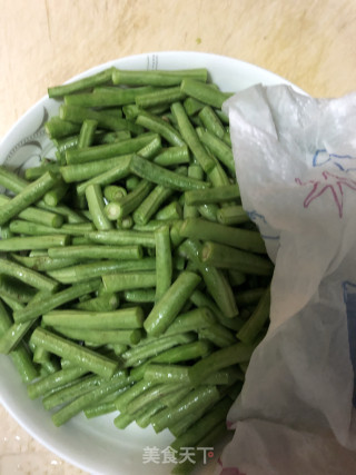 干煸豇豆的做法步骤：2