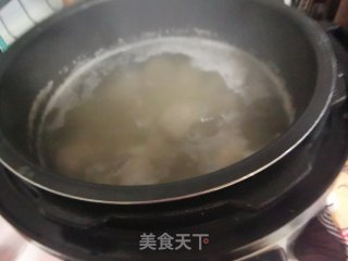 排骨莲藕玉米汤的做法步骤：4