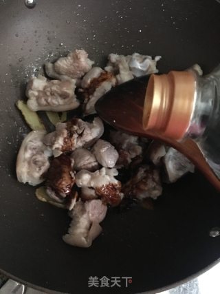 香菇花生焖猪脚的做法步骤：6