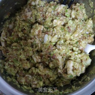 白菜水饺的做法步骤：4