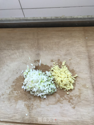 三鲜馅大包子的做法步骤：8