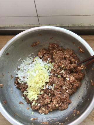 三鲜馅大包子的做法步骤：9