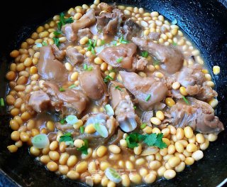 黄豆炖猪蹄的做法步骤：11