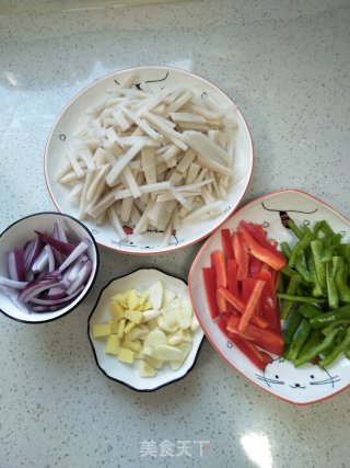 辣椒炒藕条的做法步骤：4