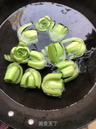 翡翠玫瑰的做法步骤：2