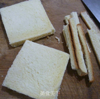 火腿西多士的做法步骤：4