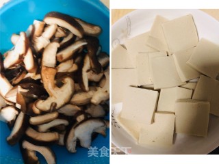 麻辣香菇千页豆腐的做法步骤：1