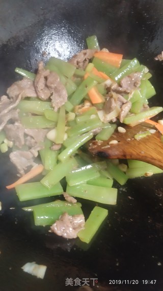鸭肉炒莴笋的做法步骤：7
