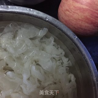 红枣红豆银耳汤的做法步骤：2