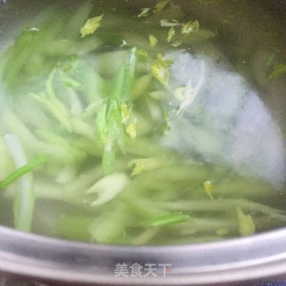 腐竹拌西芹的做法步骤：5